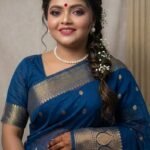 Royal Blue Bengali Tant Saree with Golden Zari Border