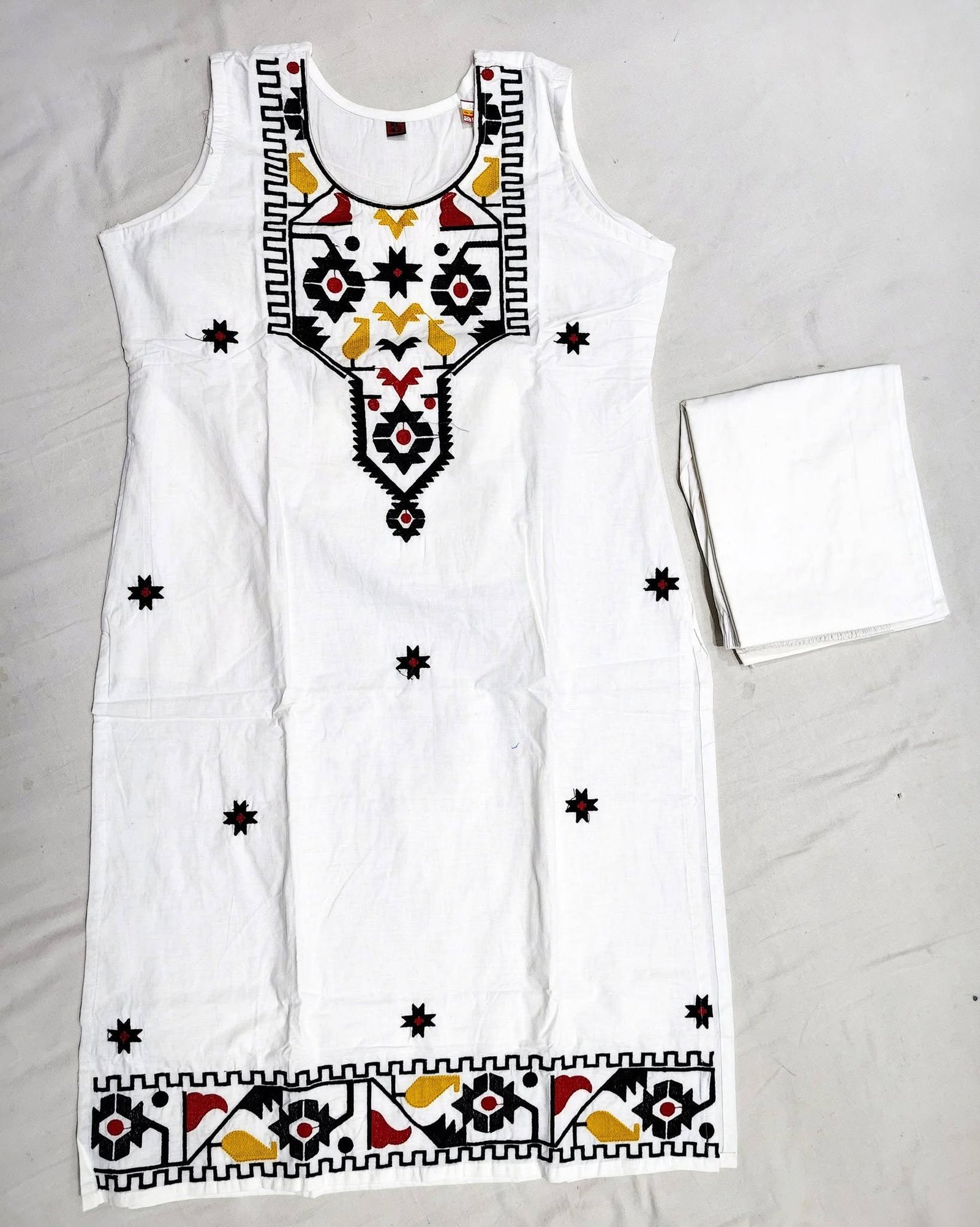 White Tribal Embroidered Cotton Kurti with Pants - Image 2