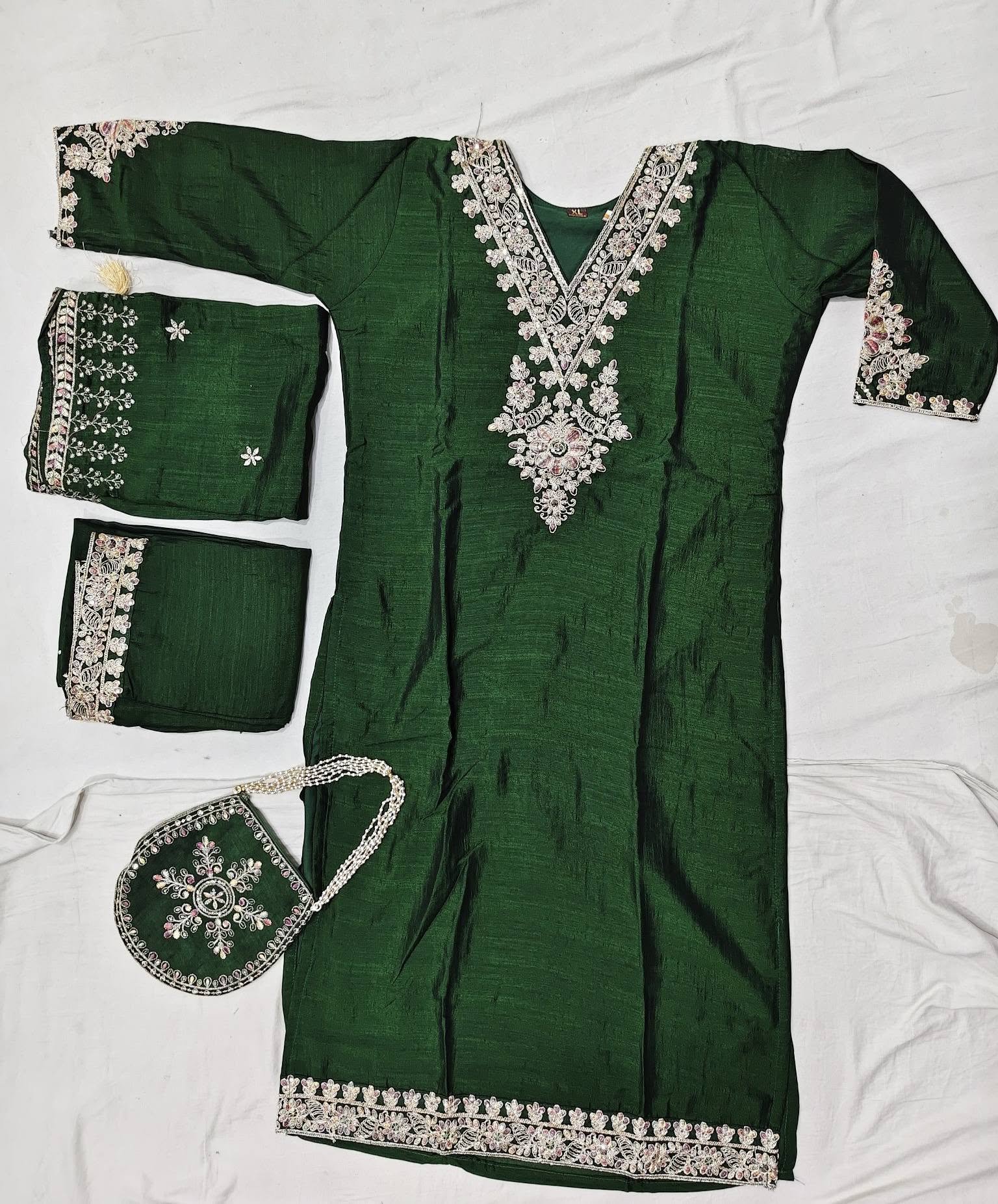 Emerald Green Embroidered Kurta Set with Dupatta - Image 4